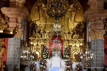Máxima expectación en la bajada de la Virgen del Pino (Foto Antonio Alí)